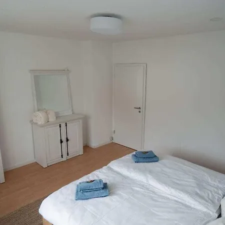 Vakantiehuis Am Park Comfortable Petersberg (Hessen)